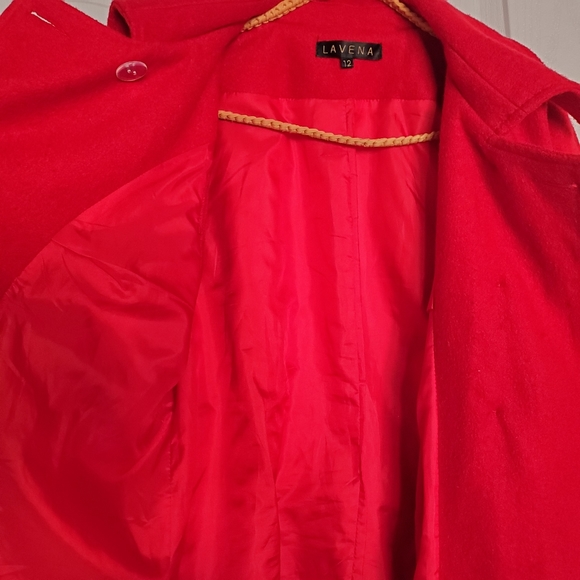 Red Capelet - Picture 13 of 13